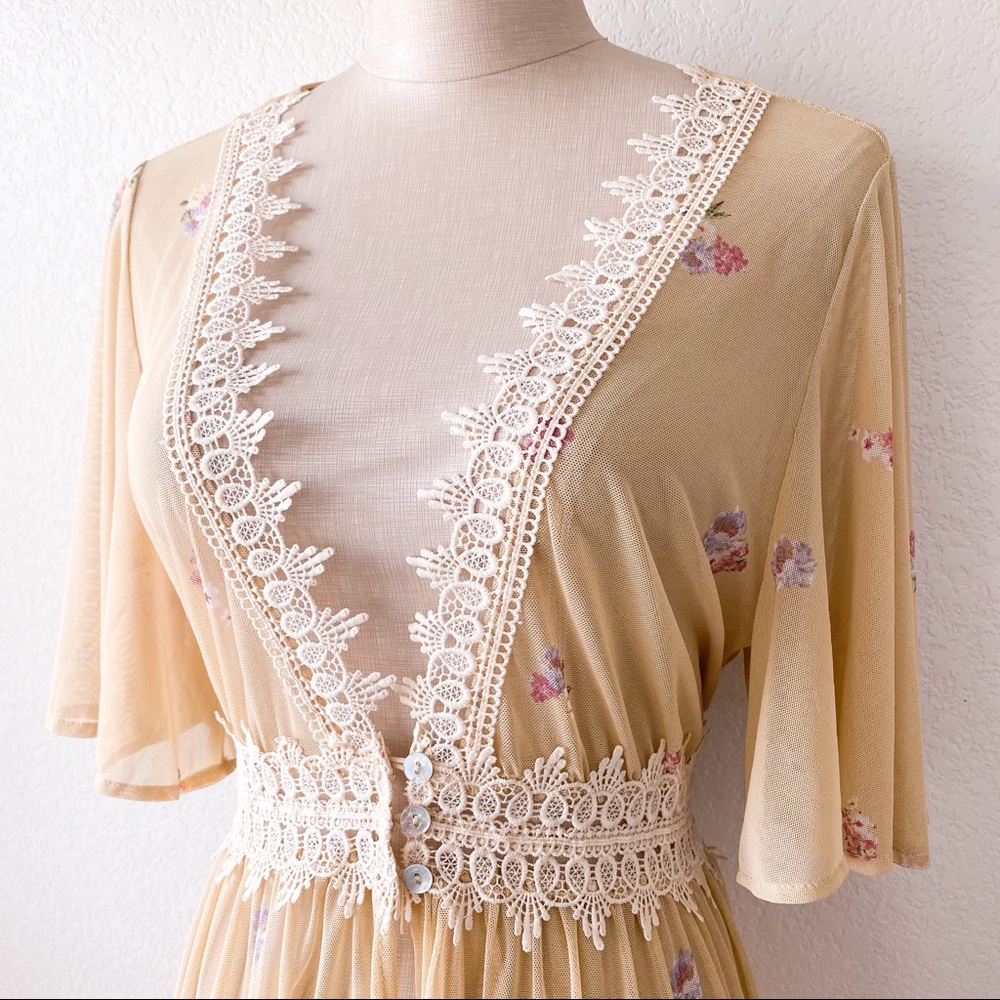 L.I.F.E Yellow Floral Kimono - Picture 4 of 12